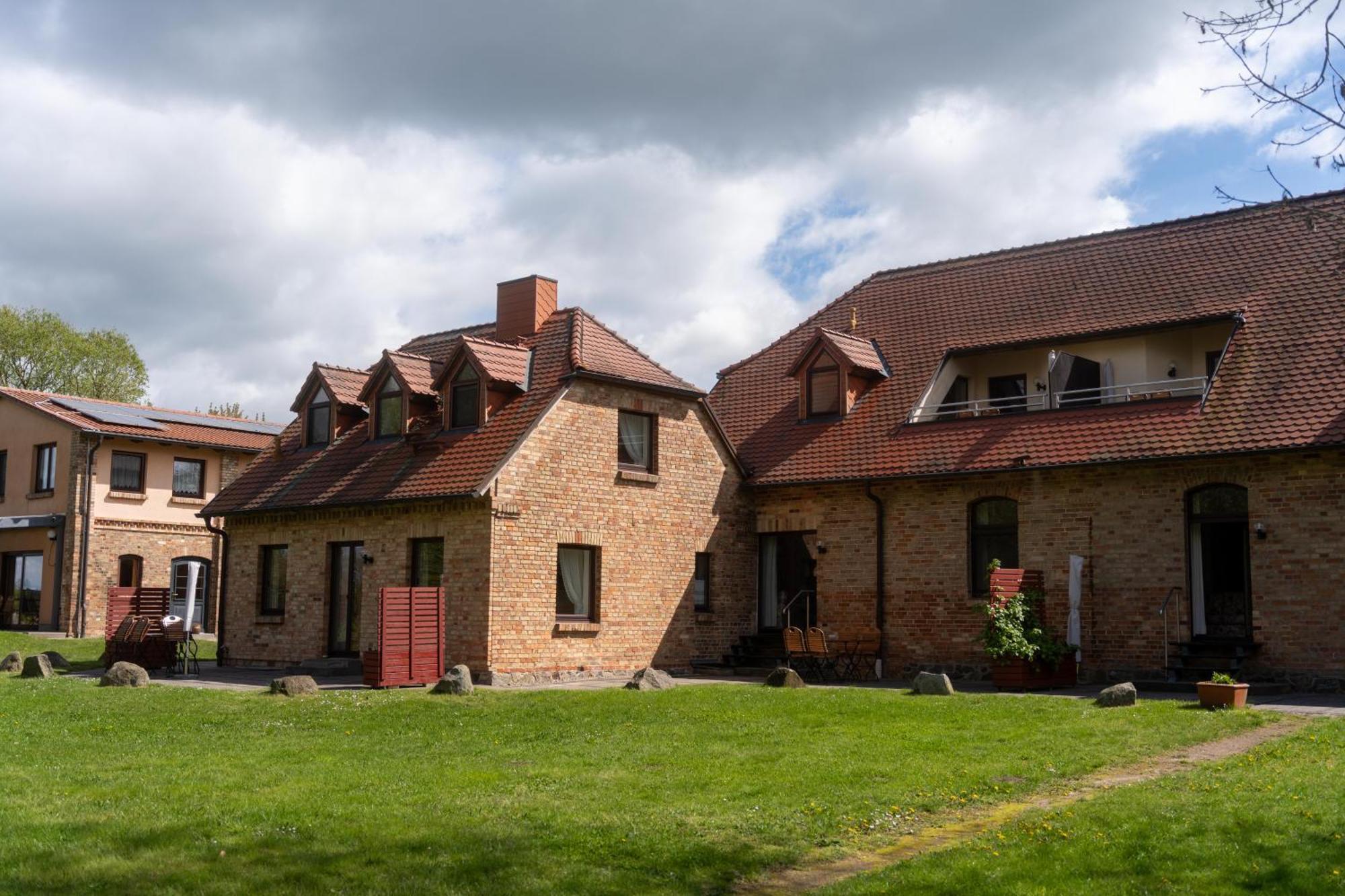 Gaestehaus Baerenhof Barkhagen Exterior foto